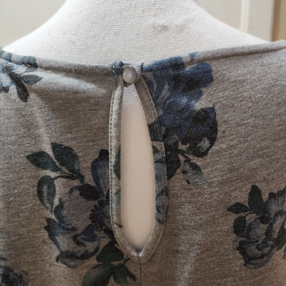 Westport Women's Floral Knee-length Dress - Picture 8 of 14